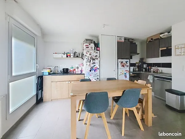 RAMBOUILLET Bel appartement T3 de 66 m2 avec balcon et parking