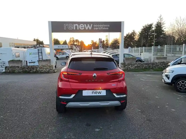 Renault Captur e-tech 145 - 21 — photo 52