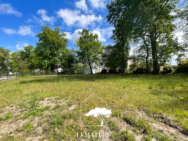 Terrain 935 m²