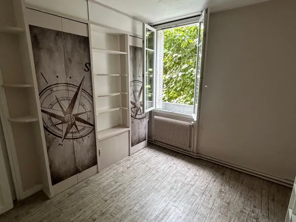 Vends appartement traversant