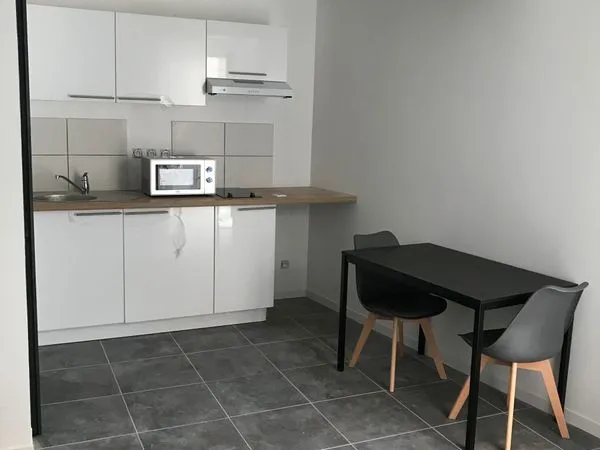 Quartier Faubourg d' isle , bureau de 30m²