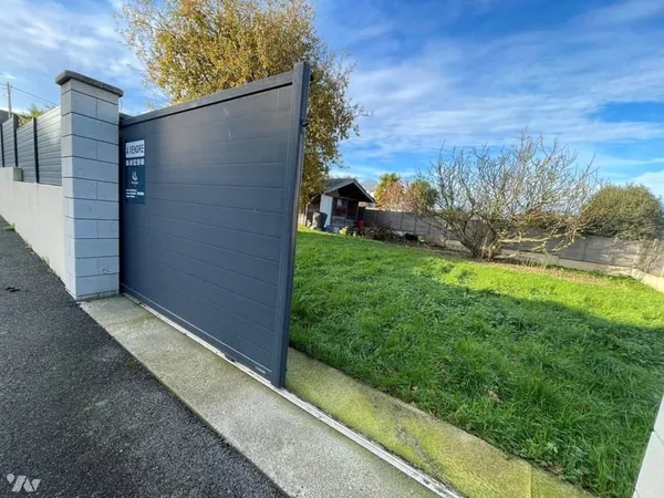 Terrain 366 m²
