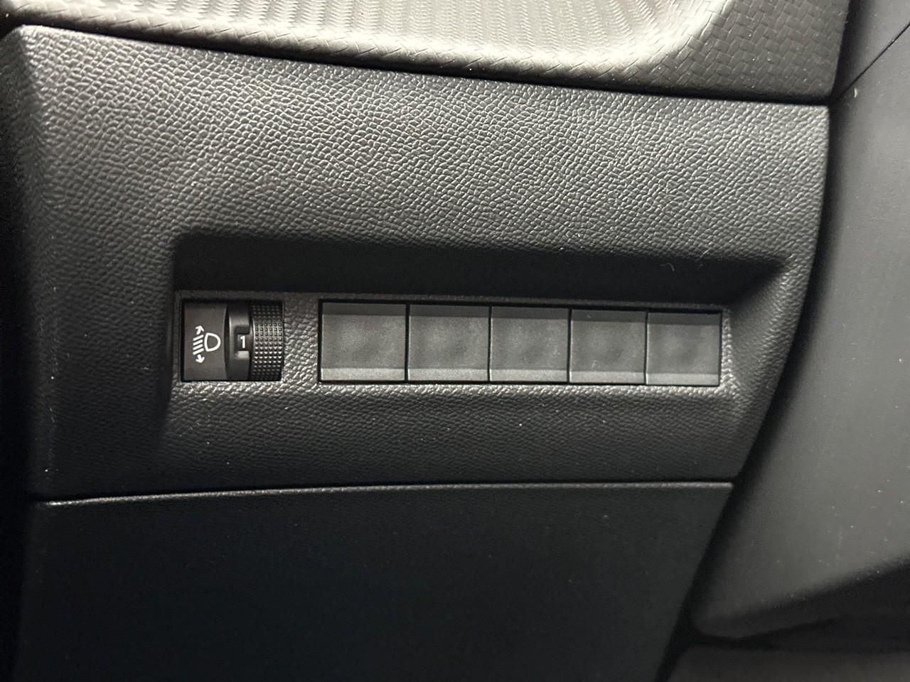Peugeot 2008 100 s&s bvm6 style — photo 16