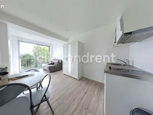 Studio 1 pièce 13 m²