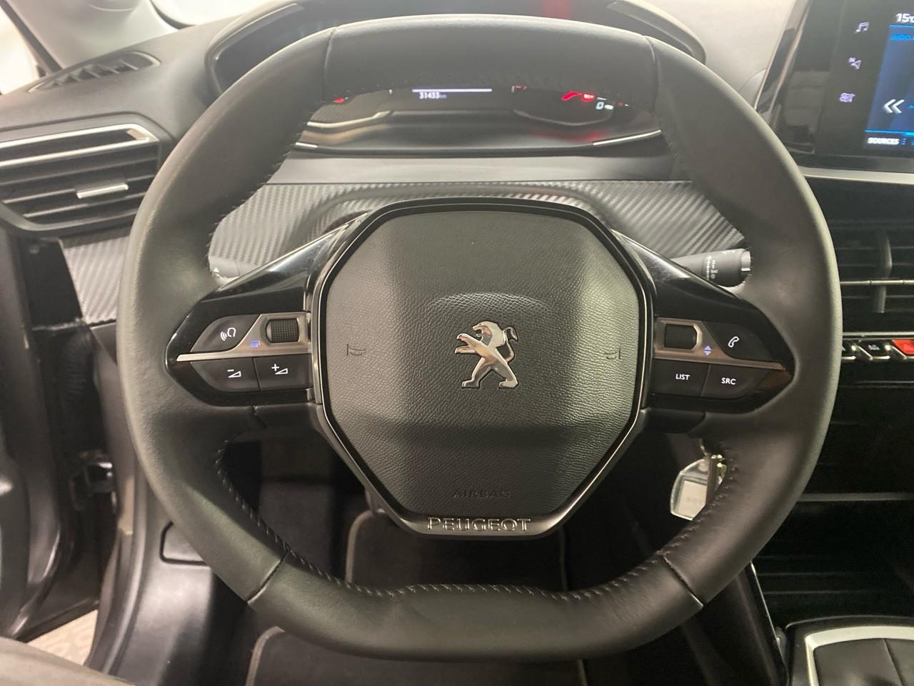 Peugeot 208 puretech 100 s&s bvm6 style — photo 17