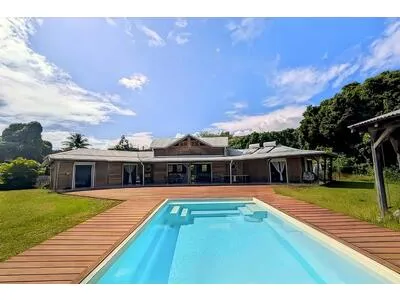 VILLA T4 AVEC PISCINE VUE MER SANS VIS AVIS