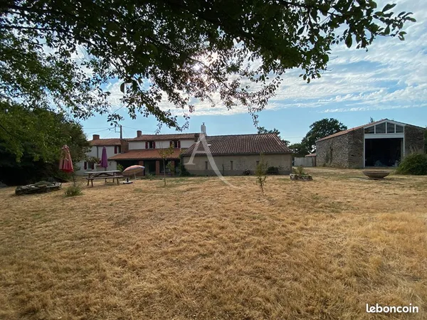 Maison 6 pièces 269 m²