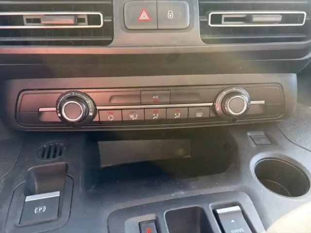 Citroën Berlingo e- taille m 136 ch 100 kwh automatique — photo 19