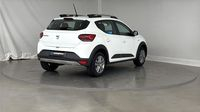 Dacia Sandero 1.0 TCe 90ch Stepway Confort -22 — photo 5