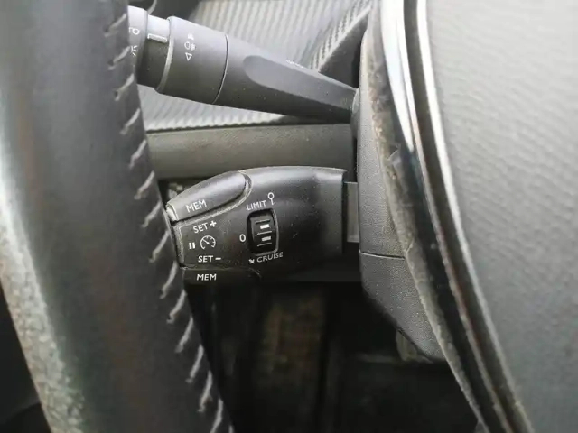 Peugeot 208 electrique 50 kwh 136ch — photo 58
