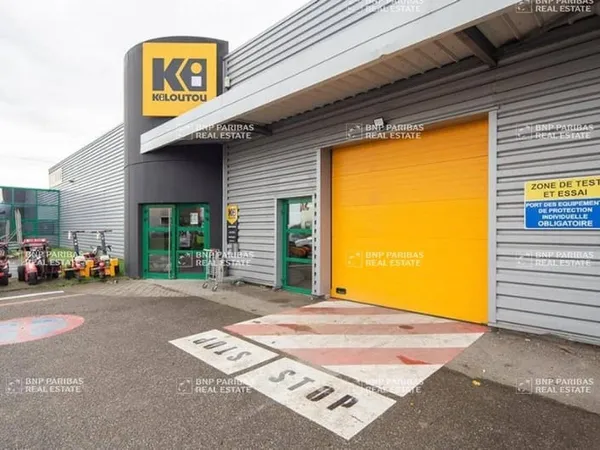Local d'activité 971 m²