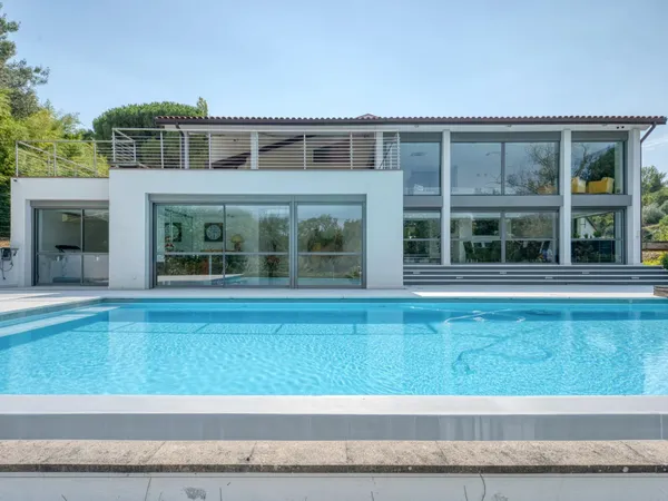 VIEILLE-TOULOUSE MAISON SUR LE GOLF AVEC PISCINE