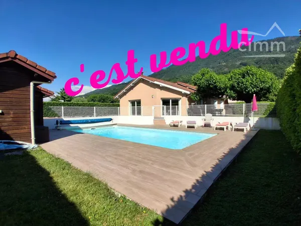 Maison individuelle avec piscine