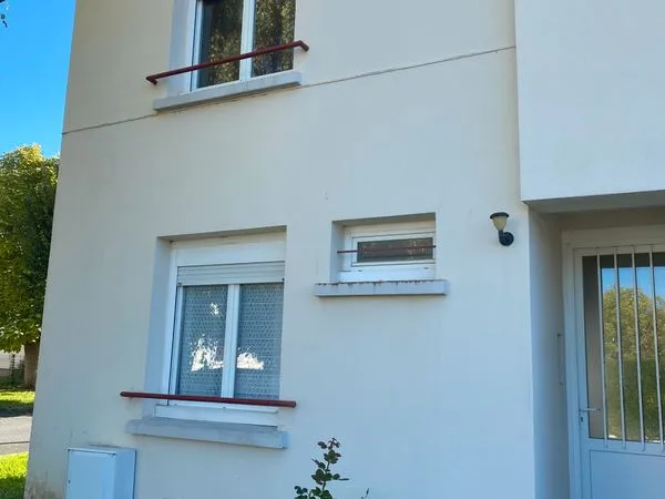 Vend maison avec petit extérieur