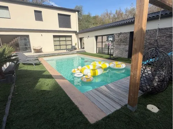 Maison 240 m² - 6 chambres - Piscine 10x4 - Terrain 1200 m²