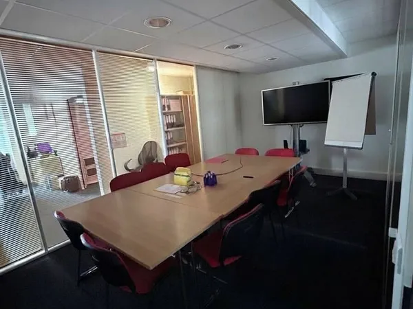 Bureaux 2 pièces 126 m²