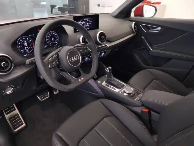 Audi Q2 35 tfsi 150 s tronic 7 — photo 3