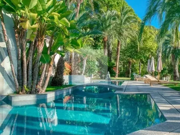 VILLA D’EXCEPTION — SAINT-PAUL-DE-VENCE