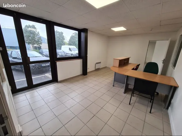 Local commercial / bureau
