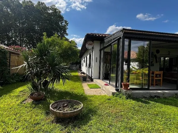 Vends maison - 135 m² - 5 pièces, 3 chambres - Portets 33640