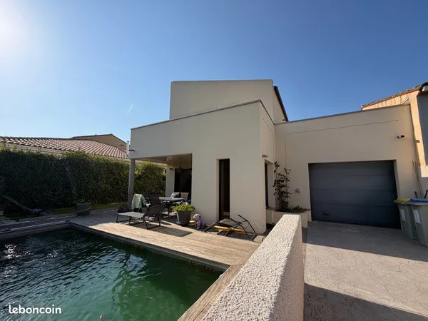 Maison d'architecte dans lotissement résidentiel très calme