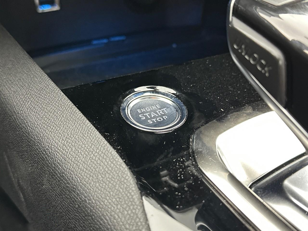Peugeot 3008 hybrid4 300 e-eat8 gt — photo 32