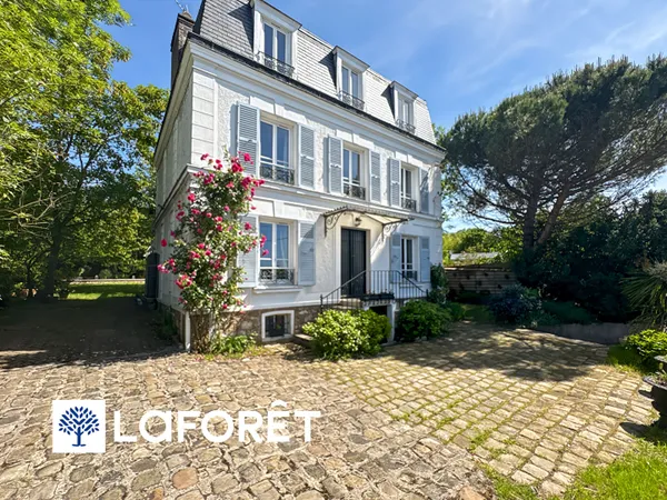 Maison 8 pièces 198 m²