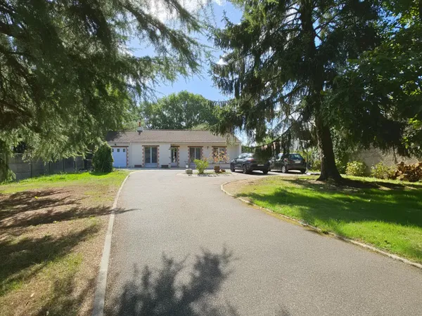 Le charme du plain-pied sur 3 200 m² de terrain !