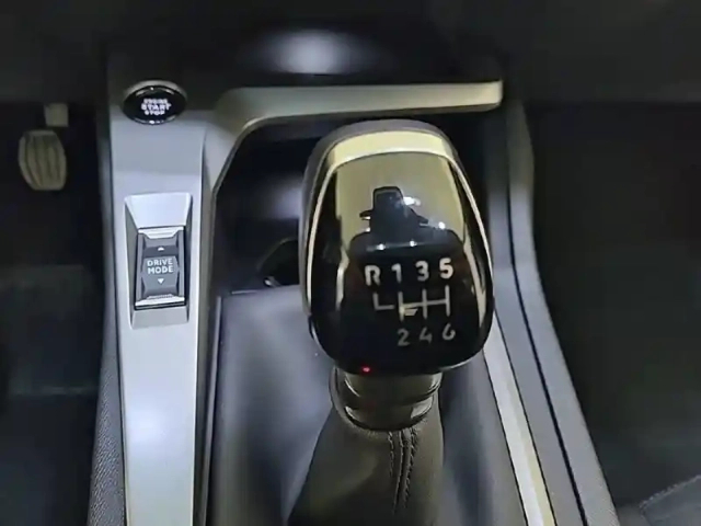 Peugeot 308 puretech 130ch s&amp;s bvm6 — photo 14