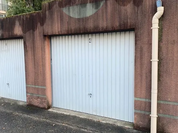 Garage / box sécurisé