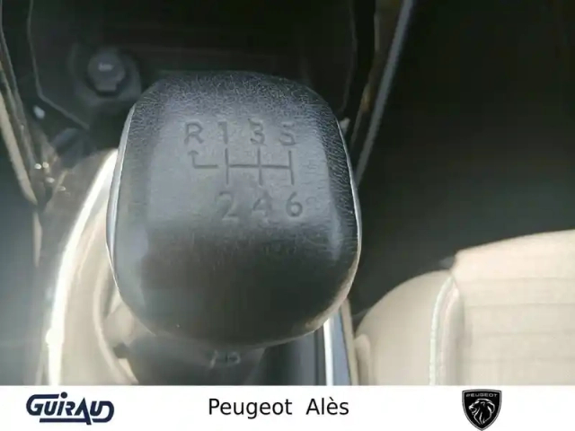 Peugeot 2008 puretech 130 s&amp;s bvm6 — photo 19