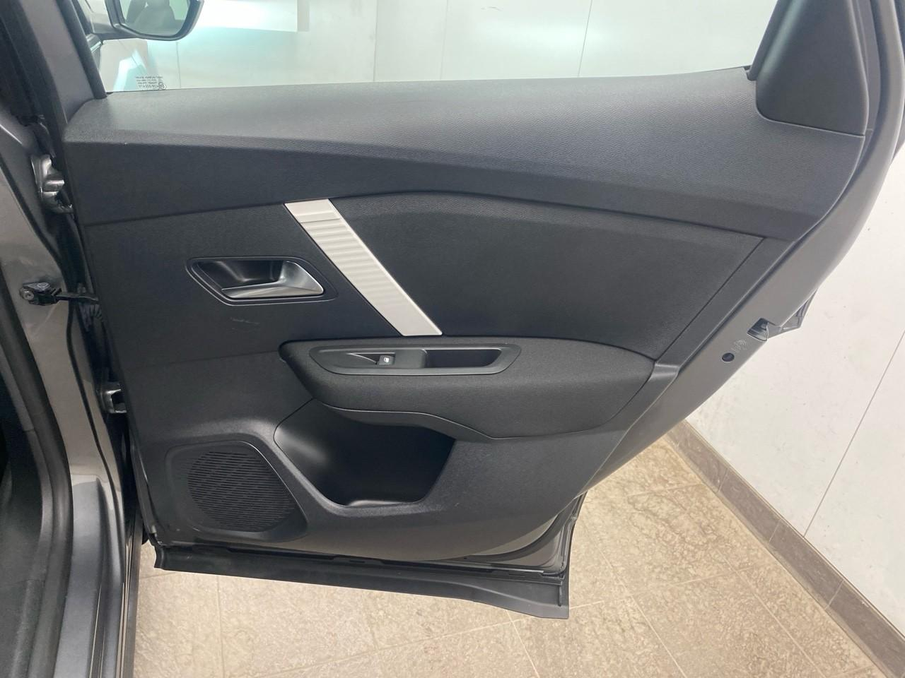 Citroën C4 hybride 136 e-dcs6 plus — photo 25