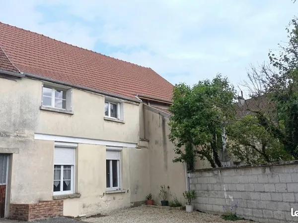 Appartement de 112 m2 avec grenier aménageable sur l'ensemble