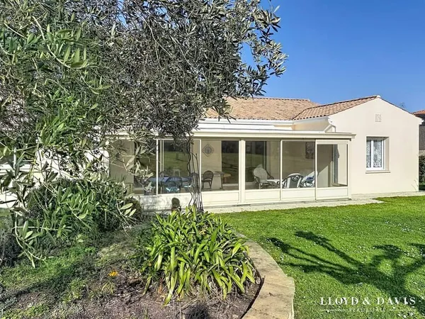 Meschers centre : Maison plain-pied 144 m², 3 chambres, 15000 m