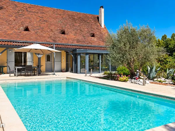 Propriété 7 pièces 200 m²
