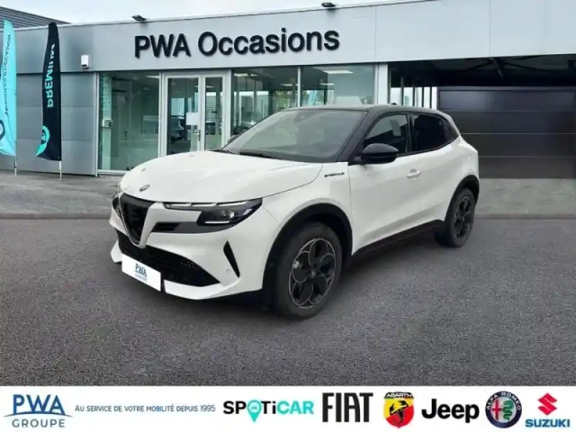 Alfa Romeo Junior 1.2 ibrida 145ch speciale e-dct6