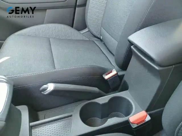 Renault Captur e-tech 145 - 21 — photo 19