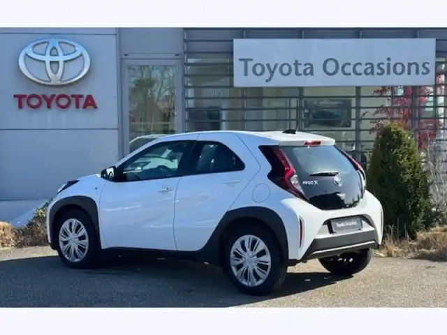 Toyota Aygo 1.0 vvt-i 72 dynamic cvt — photo 3