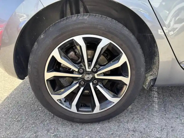 Renault Clio eco-g 100 ch gsr2 — photo 13