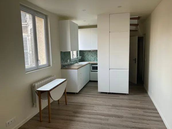 location solo ou couple-studio en duplex
