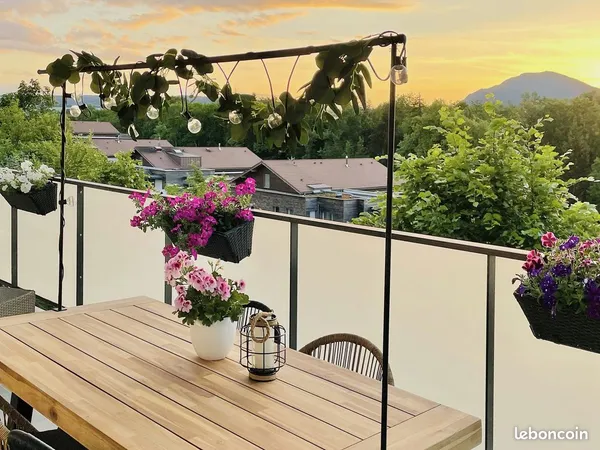 Annecy-le-Vieux — T4 82 m², balcon 28 m² vue sans vis-à-vis, garage + parking