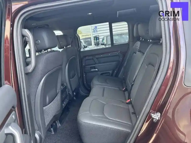 Land Rover Defender 110 p300e phev bva8 — photo 47