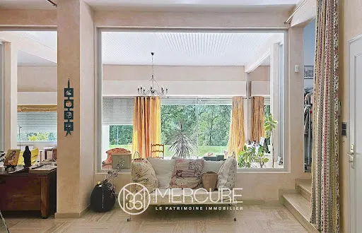 Maison 10 pièces 302 m²