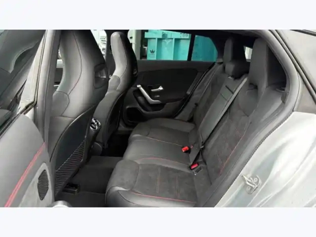 Mercedes Cla 200 d shooting brake amg l — photo 19