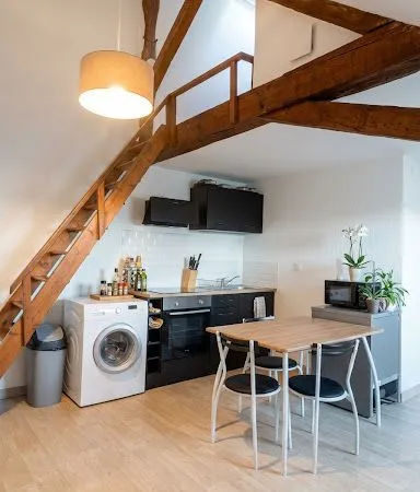 T1 bis meublé 27,50 m² - Centre-ville La Roche-sur-Yon - 460 CC