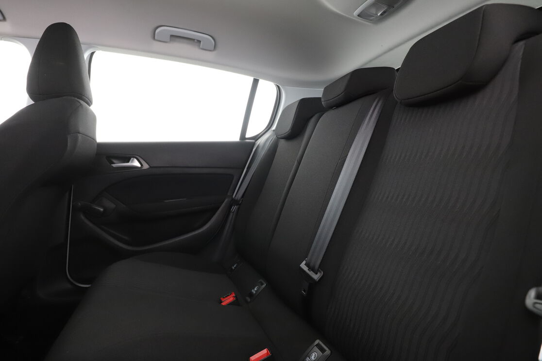 Peugeot 308 1.2 PureTech Access — photo 13