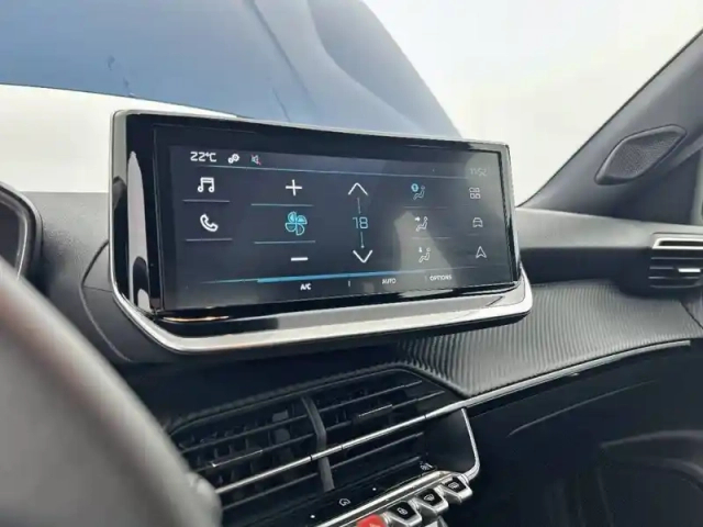 Peugeot 2008 electrique 50 kwh 136 ch — photo 21