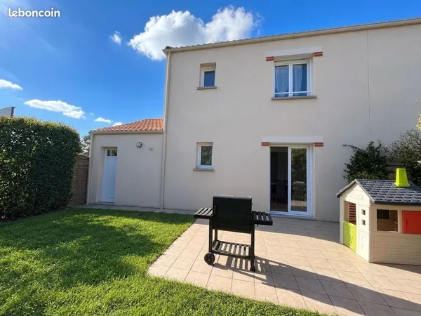 Villa à étage de 82 m² à SAINT-QUENTIN-LA-POTERIE (30)