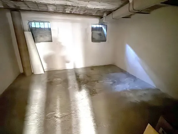 CAVE À LOUER - 16 m2 - MARSEILLE 7e - AV. DE LA CORSE
