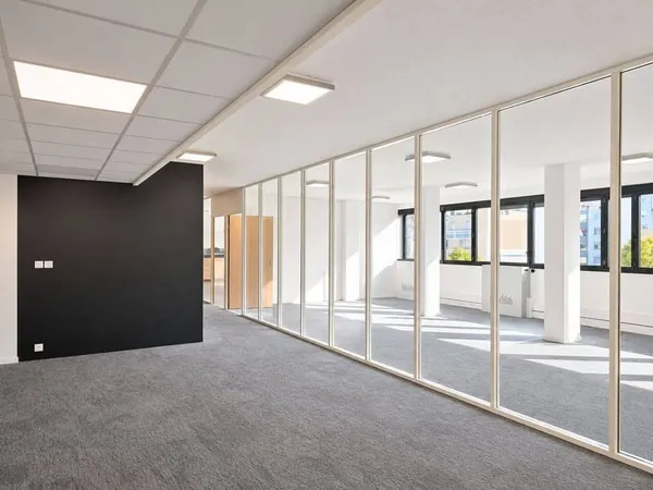 Bureaux 681 m²